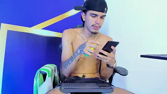 tayson_rigs' Webcam Show