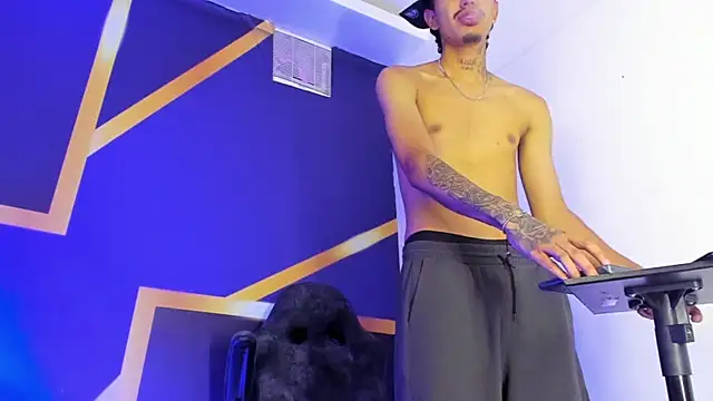 tayson_rigs Шоу с уебкамера
