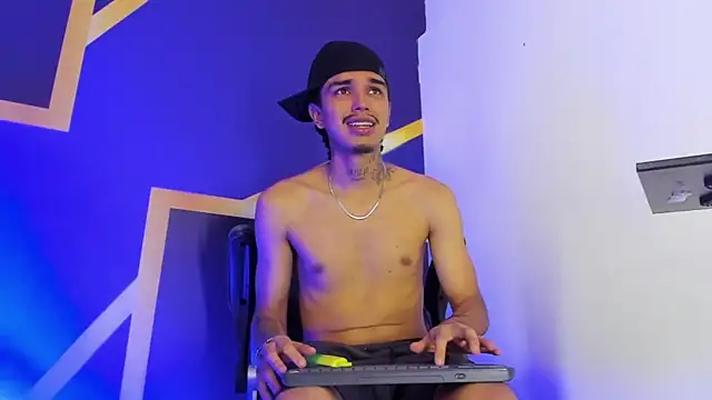 tayson_rigs' Webcam Show