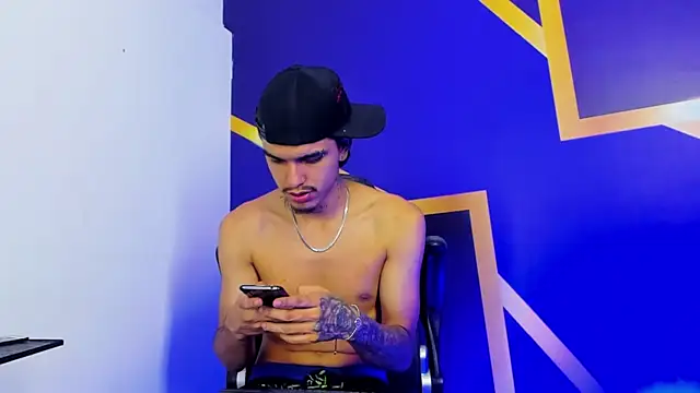 tayson_rigs' Webcam Show