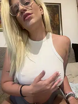 Chat XXX ao vivo de PlayWithUsXO