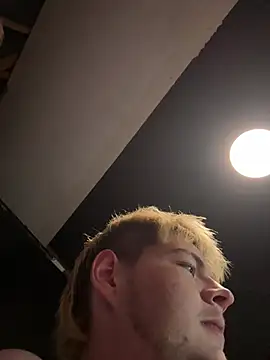 KingMoxuXXX Show in webcam