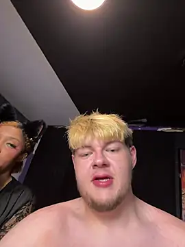 הופעת וובקאם של KingMoxuXXX