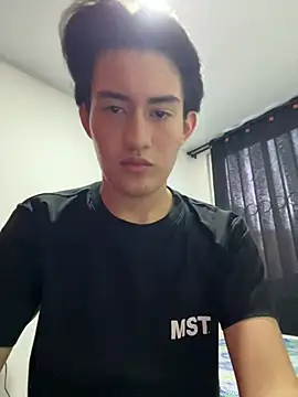 User_uwueyyey webcam show