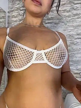 XXX chat uživo modela Meli-Bleir
