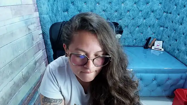 SaraThonson_ Live XXX-Chat