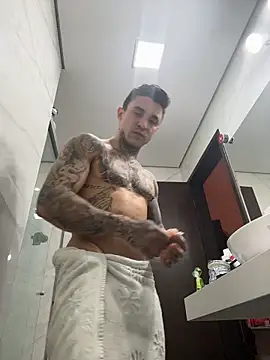 Show modela VictorSalen na web-kameri