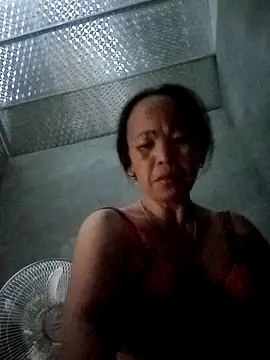 lylai18 Pertunjukan Webcam