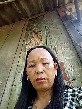 lylai18 在線直播表演
