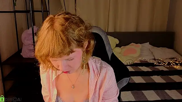 VioletDesiree's Live XXX Chat