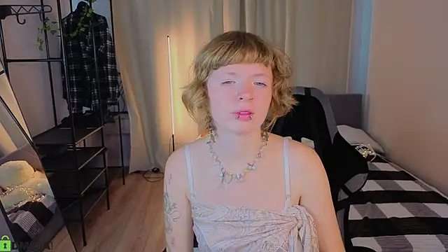دردشة VioletDesiree الجنسية المباشرة