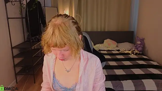 VioletDesiree's Live XXX Chat