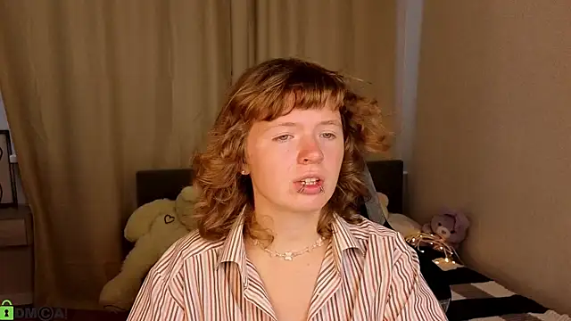 Онлайн чат XXX VioletDesiree