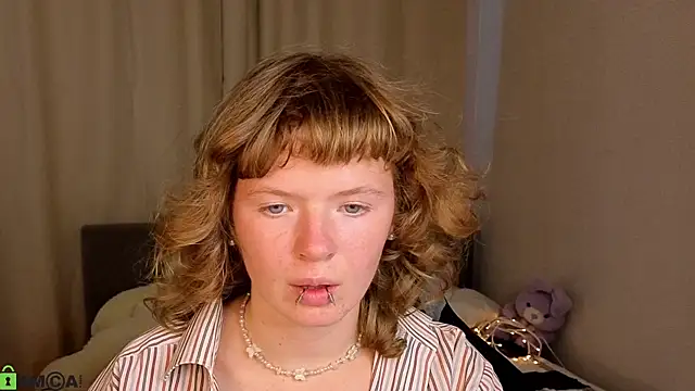 VioletDesiree's Webcam Show