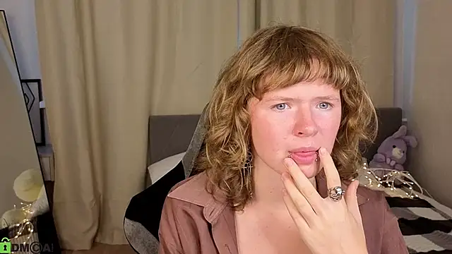 Chat +18 de VioletDesiree ao vivo