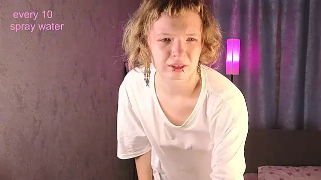 VioletDesiree Adlı Modelin Canlı XXX Sohbeti
