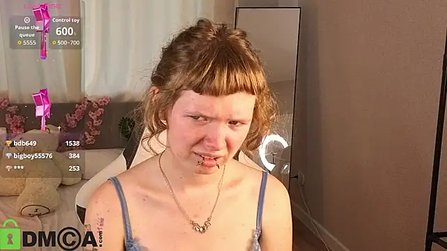 VioletDesiree Pertunjukan Webcam