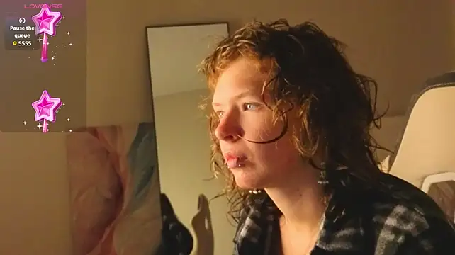 צ'אט XXX בשידור חי של VioletDesiree