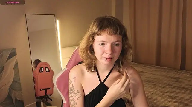 VioletDesiree 网络视讯表演
