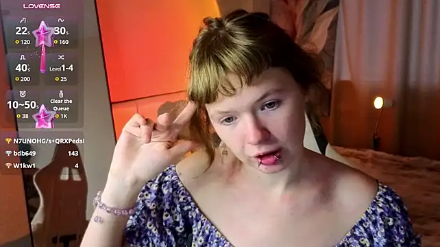 VioletDesiree élő XXX-chatje