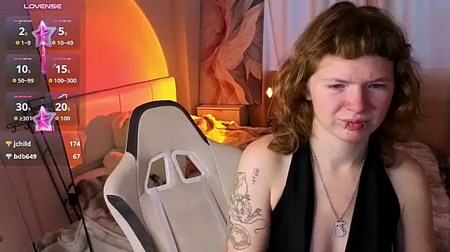 Chat +18 de VioletDesiree ao vivo