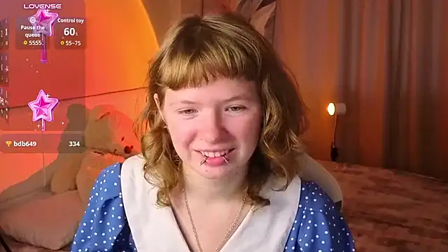 VioletDesiree Adlı Modelin Canlı XXX Sohbeti