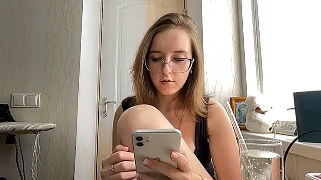 Mia_labs' Webcam Show