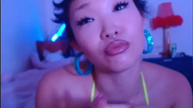 LLspinzz's Webcam Show