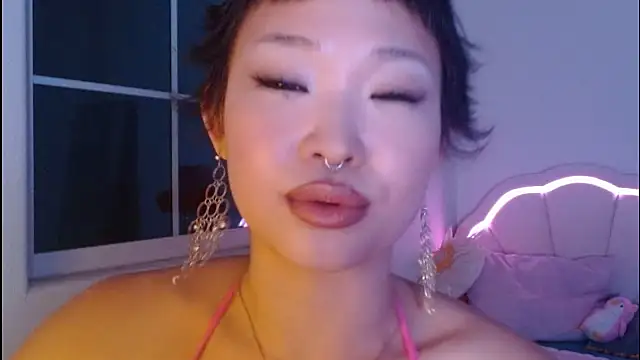 LLspinzz Show in webcam