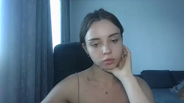הופעת וובקאם של EmilliaMils