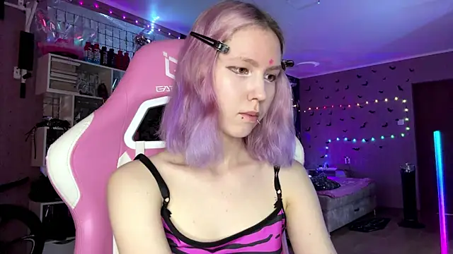 lonely_bunny's Webcam Show