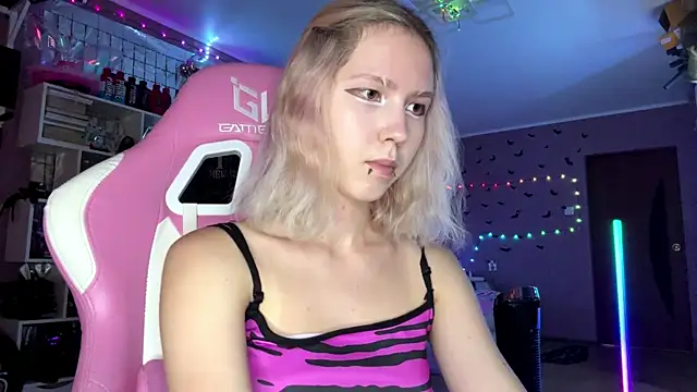 lonely_bunny Adlı Modelin Canlı XXX Sohbeti