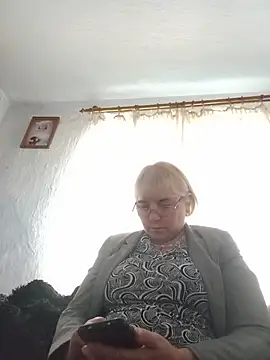 Elena_Beautiful784 Show in webcam