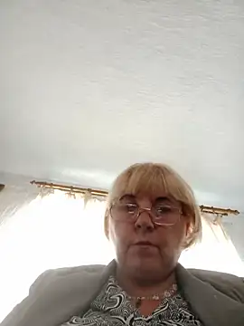 Elena_Beautiful784's Webcam Show
