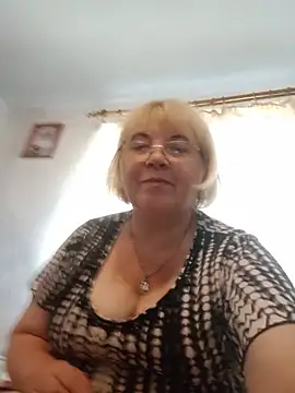 Elena_Beautiful784: онлайн-секс-чат