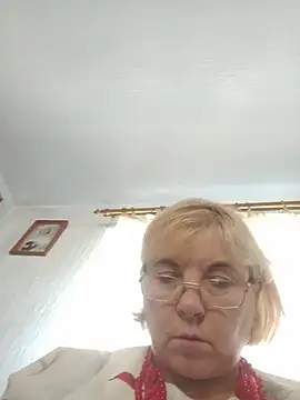 Elena_Beautiful784's Webcam Show