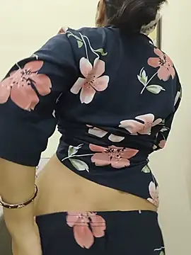 แชท XXX สดของ pyasiibhabhi2