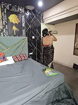 Chat +18 de SexyBhumii ao vivo