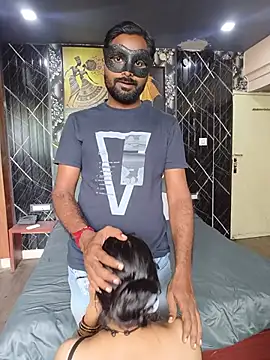 Czat XXX na żywo – SexyBhumii