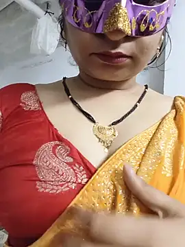 SexyBhumii – Naživo XXX chat