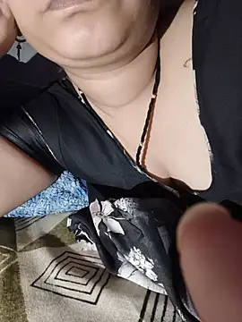 SexyBhumiiのライブXXXチャット