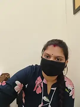 Chat +18 de SexyBhumii ao vivo