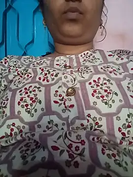 Chat XXX en directo de SexyBhumii