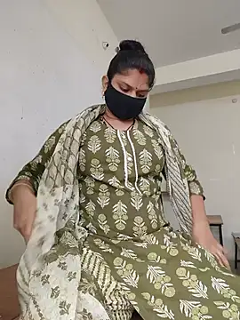 SexyBhumii's Live XXX Chat