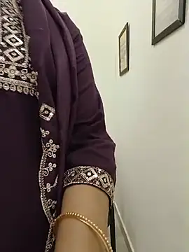 SexyBhumii's Live XXX Chat
