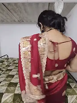 SexyBhumii Adlı Modelin Canlı XXX Sohbeti