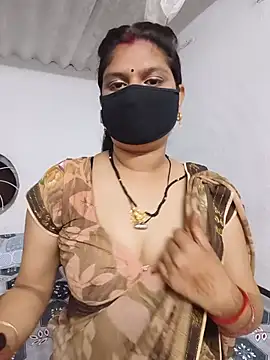 SexyBhumii Adlı Modelin Canlı XXX Sohbeti