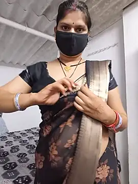 SexyBhumii's Live XXX Chat