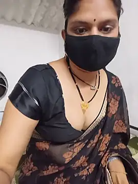 SexyBhumii Adlı Modelin Canlı XXX Sohbeti