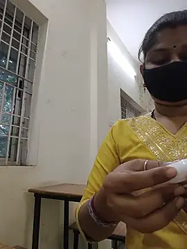 SexyBhumii's Live XXX Chat